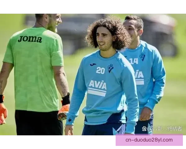 桑切斯钦点库库雷利亚客串门将