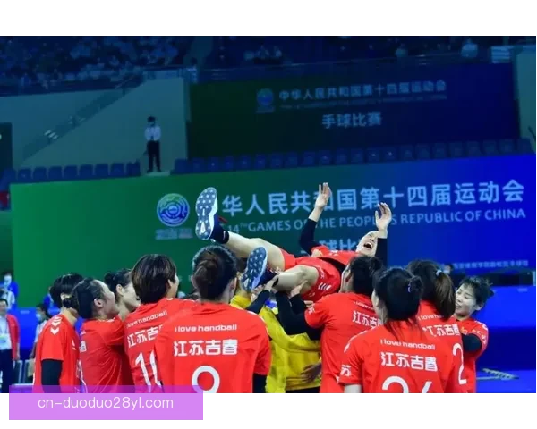 叶道驰谈苏超:精彩舞台美好体验 叶道驰谈苏超:精彩舞台美好体验